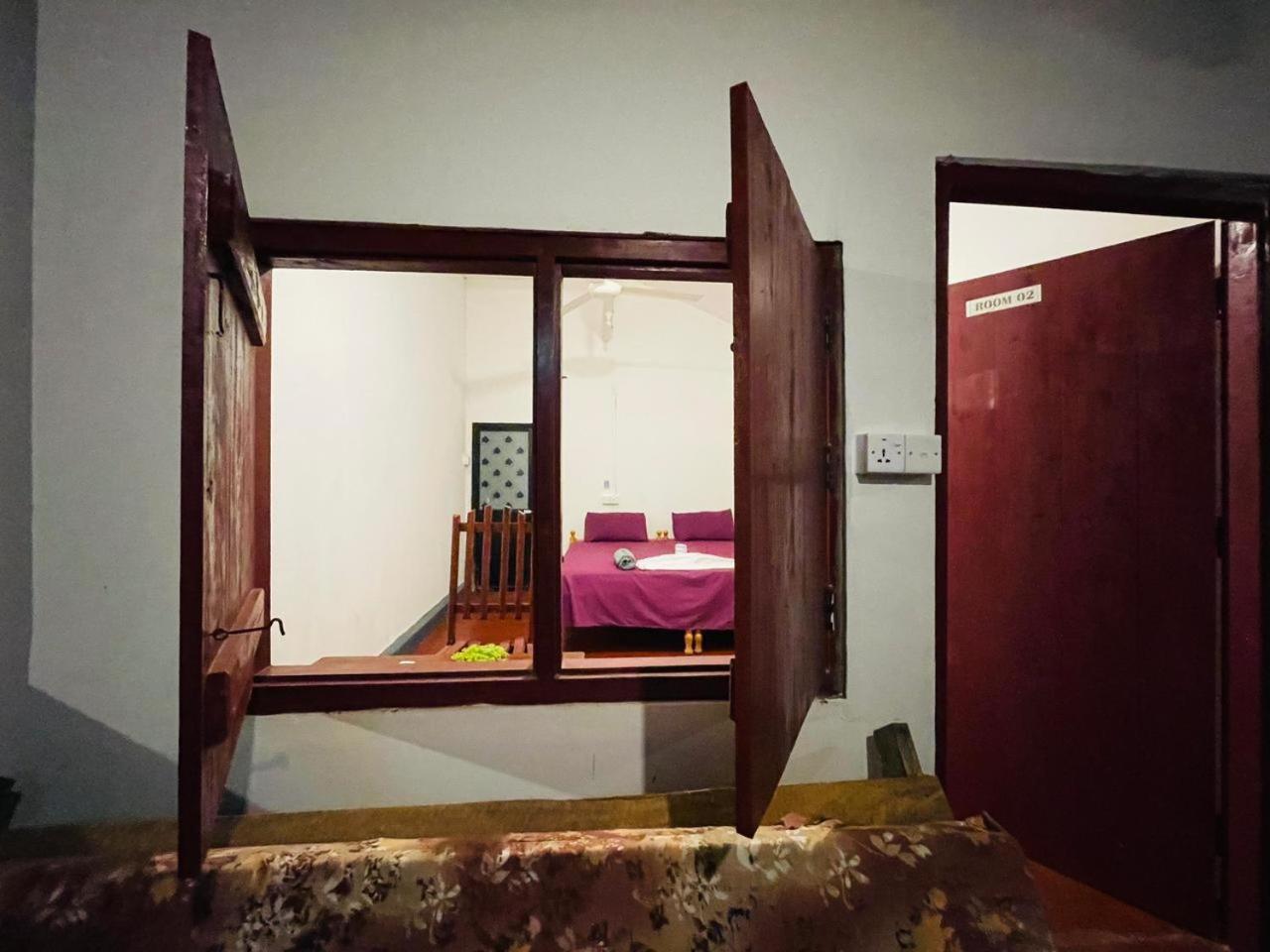 Hotel Crystal Bay Arugam Bay Habitación foto